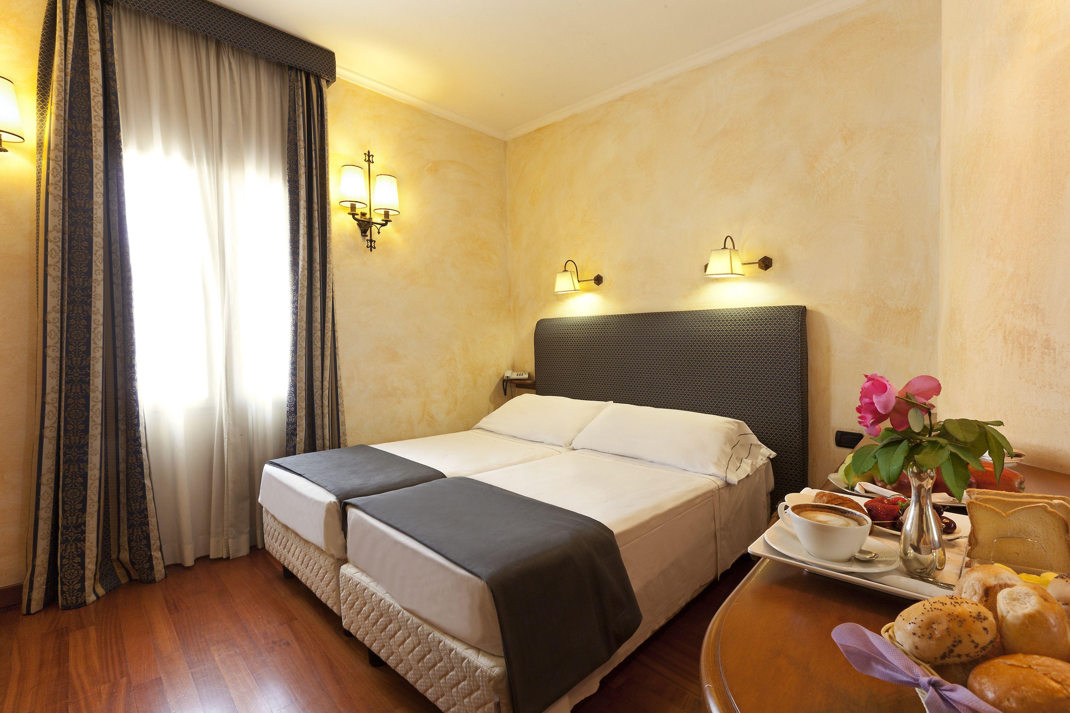 Hotel La Fenice — Photos 1